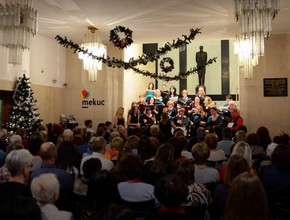 Vánoční koncert na schodech