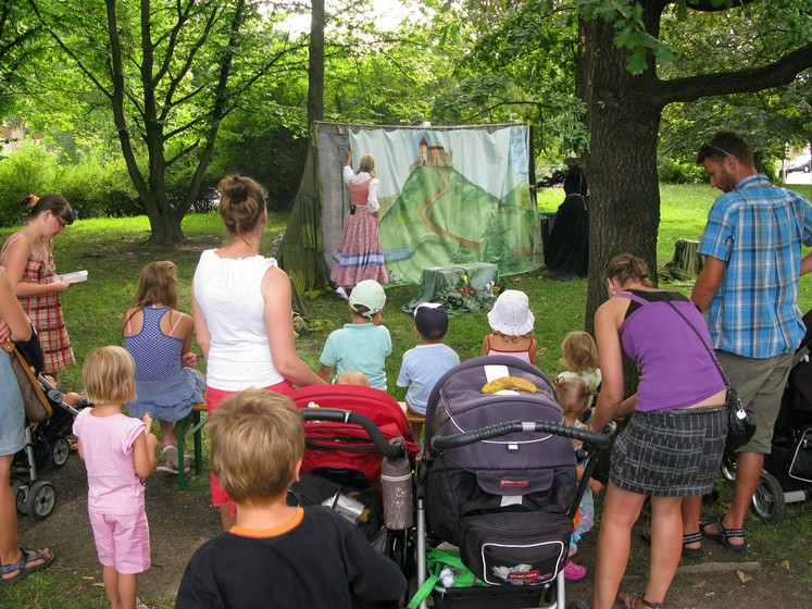 Melkul 2013 - scéna pro rodiče a děti před Masarykovým kulturním domem